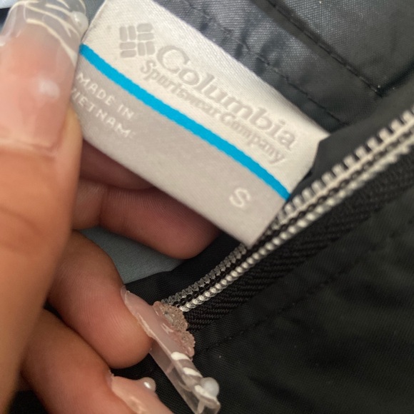 Lightweight Columbia windbreaker jacket - Picture 3 of 3